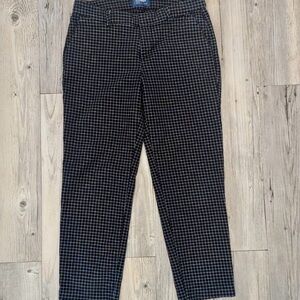 Old Navy Harper Pixie Mid-Rise Plaid Cropped Pants – Size 14